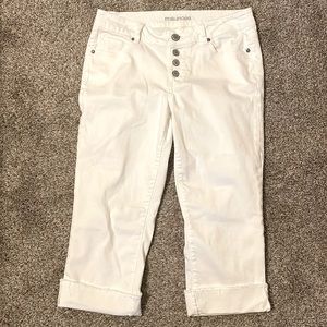 Maurices white Capri size 10